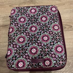Vera Bradley Tablet Tamer Organizer in Lilac Medallion